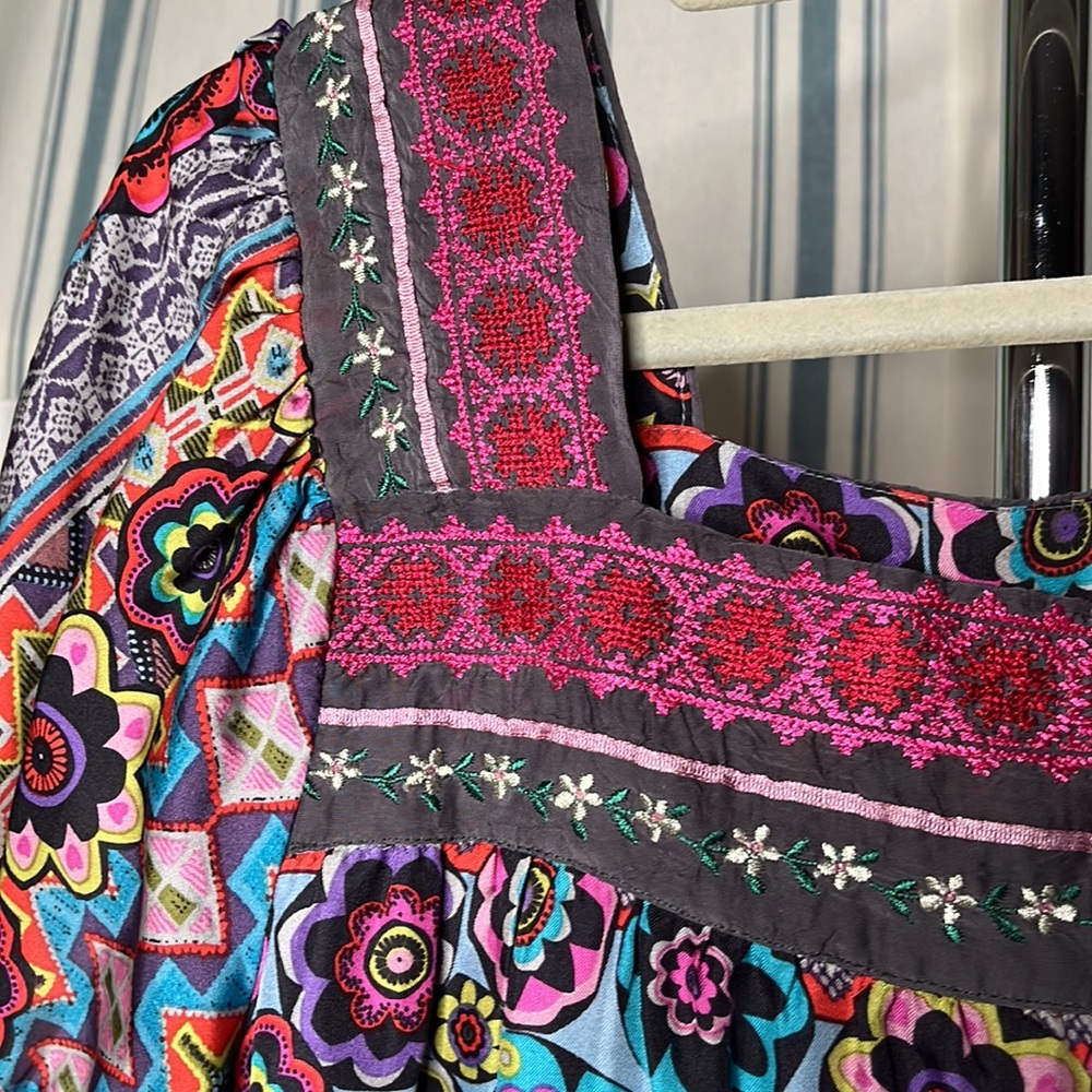 Johnny Was Brisbane Multicolor Embroidered Floral Print Blouse Top Small